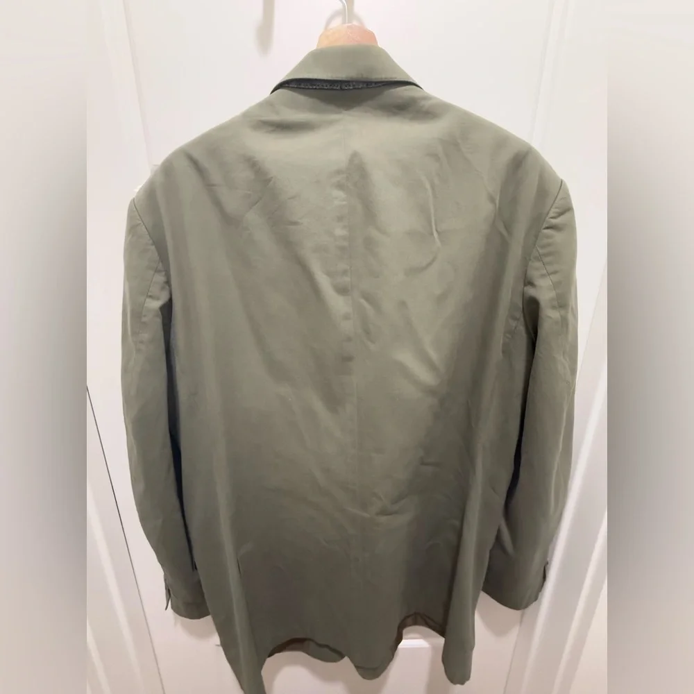 Burberry. Men’s 100% Cotton, 3 Button, Olive Green Blazer. 46